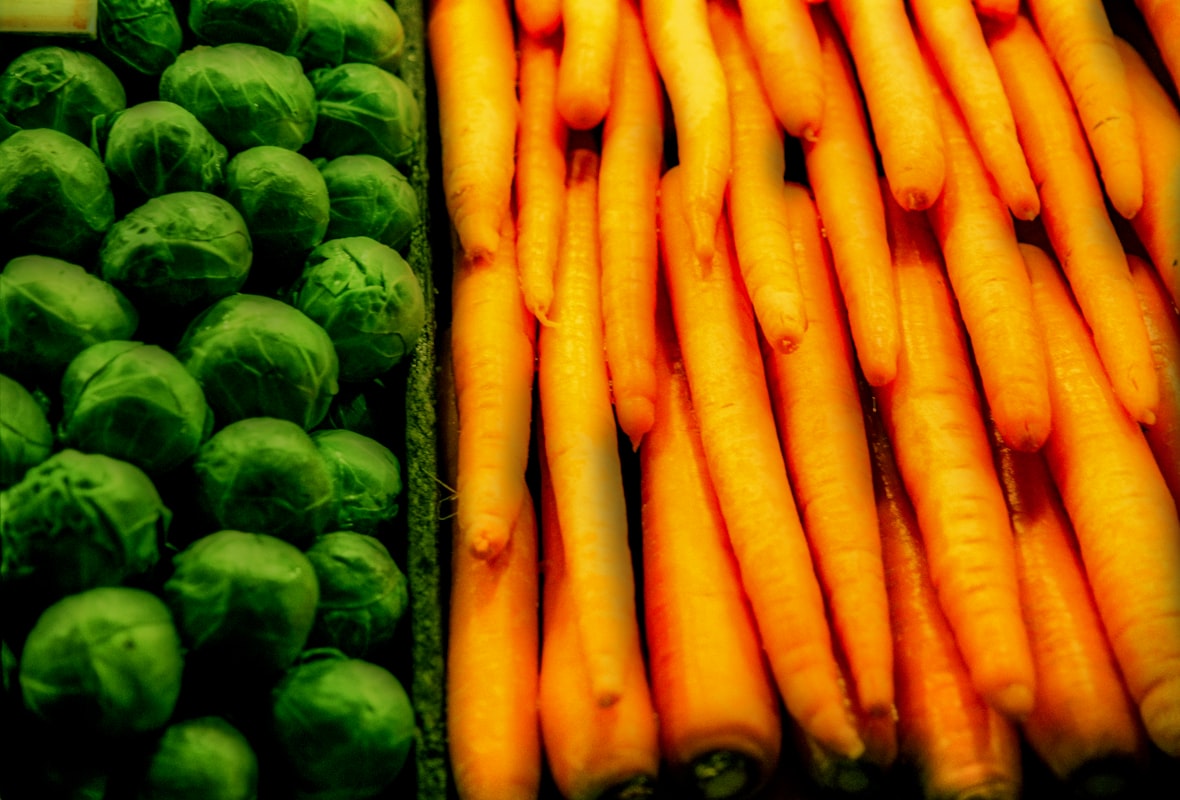Salată de quinoa cu legume colorate